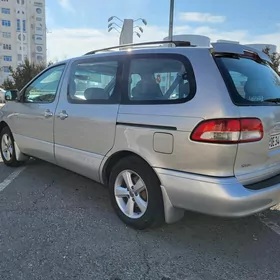 Toyota Sienna 2002