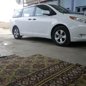 Toyota Sienna 2010