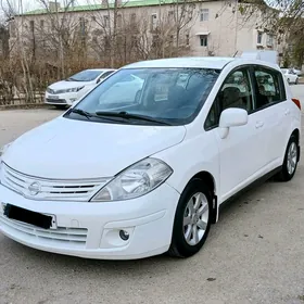 Nissan Versa 2010