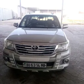 Toyota Hilux 2013