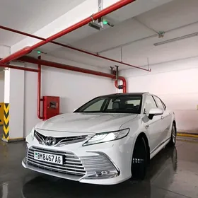 Toyota Camry 2024