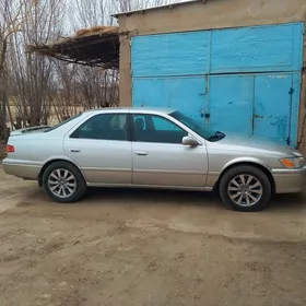 Toyota Camry 2001