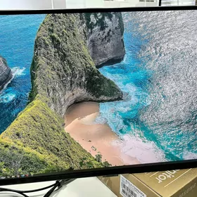 Монитор Samsung 32 UHD 4K