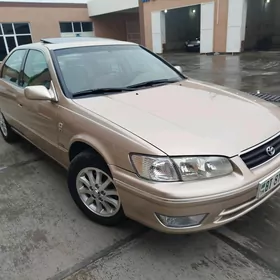 Toyota Camry 2001