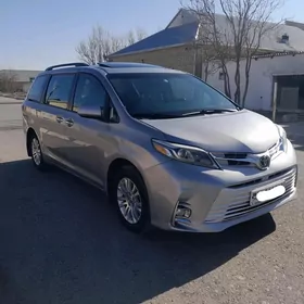 Toyota Sienna 2017