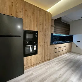 Mir 1 2 etaz 5kom 140kw