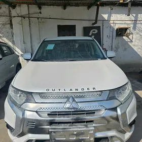 Mitsubishi Outlander 2022