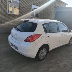 Nissan Versa 2010