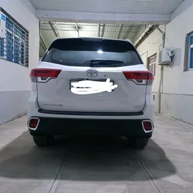 Toyota Highlander 2018