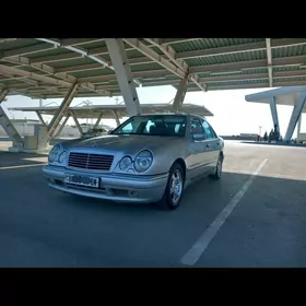 Mercedes-Benz E320 1999