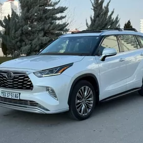 Toyota Highlander 2022