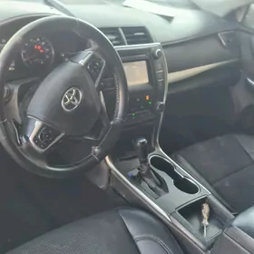 Toyota Camry 2016