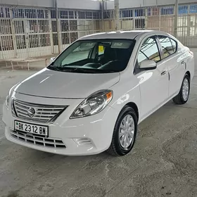 Nissan Versa 2012