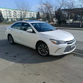 Toyota Camry 2016