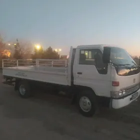 Toyota Dyna 1999