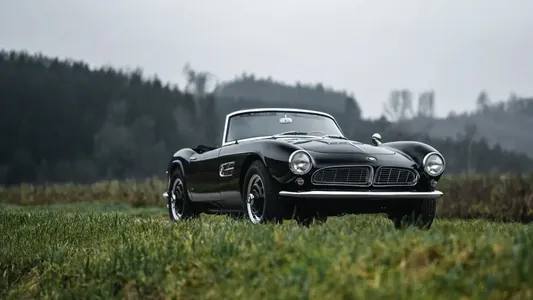 1958-nji ýylda öndürilen seýrek rodster BMW 507 iki million ýewrodan auksiona çykaryldy