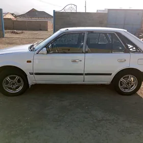 Mazda 323 1990