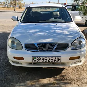 Daewoo Leganza 1999