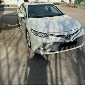 Toyota Camry 2020