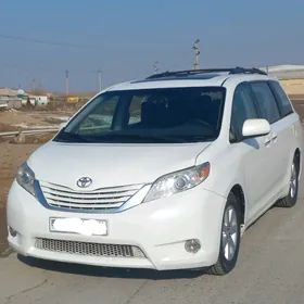 Toyota Sienna 2010