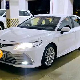 Toyota Camry 2021