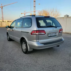 Toyota Sienna 2002