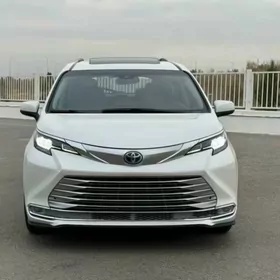 Toyota Sienna 2021