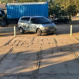 Toyota Previa 1993