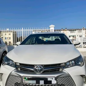 Toyota Camry 2015