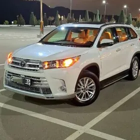 Toyota Highlander 2019