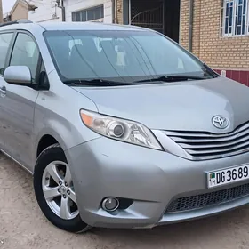 Toyota Sienna 2015