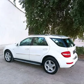 Mercedes-Benz ML350 2011