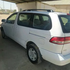 Toyota Sienna 2002