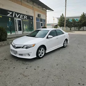 Toyota Camry 2013