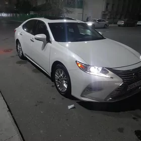 Lexus ES 350 2018