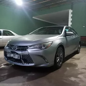 Toyota Camry Hybrid 2017