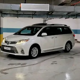 Toyota Sienna 2016