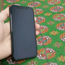 iPhone 11ozi