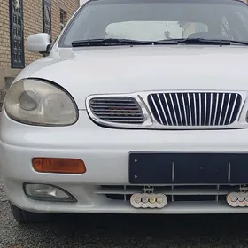 Daewoo Leganza 1998