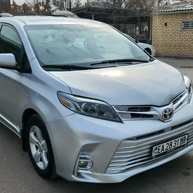 Toyota Sienna 2018