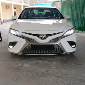 Toyota Camry 2019