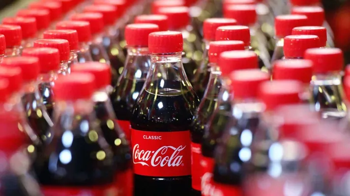 Coca-Cola объявила масштабный отзыв своих напитков в Европе из-за хлоратов