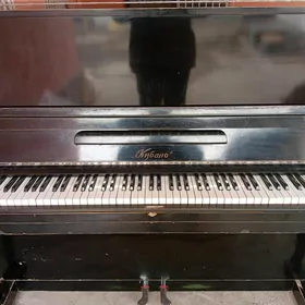 Pianino