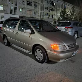 Toyota Sienna 2002