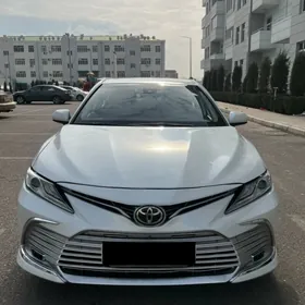 Toyota Camry 2020