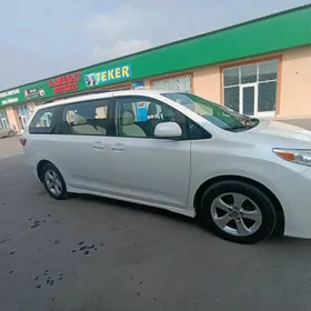 Toyota Sienna 2020