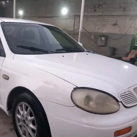 Daewoo Leganza 2001