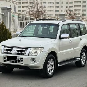 Mitsubishi Pajero 2013