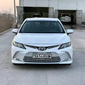 Toyota Camry 2019