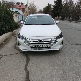 Hyundai Elantra 2019